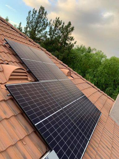 Solar techo con jardín tropical